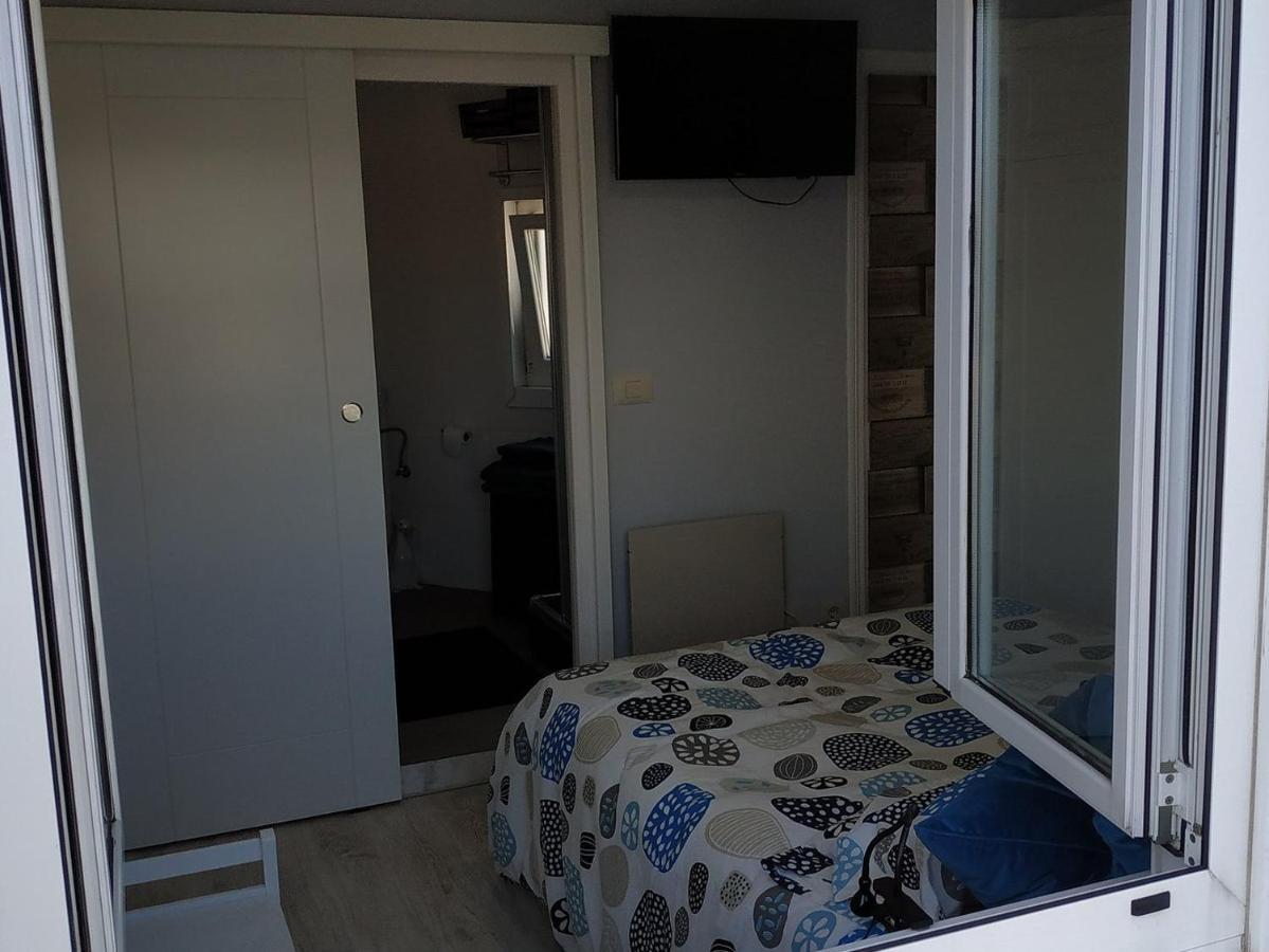 A Caramina Apartment กามาริญาส ภายนอก รูปภาพ